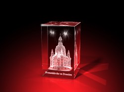 Souvenirs aus Glas : Frauenkirche Dresden mit Feuerwerk